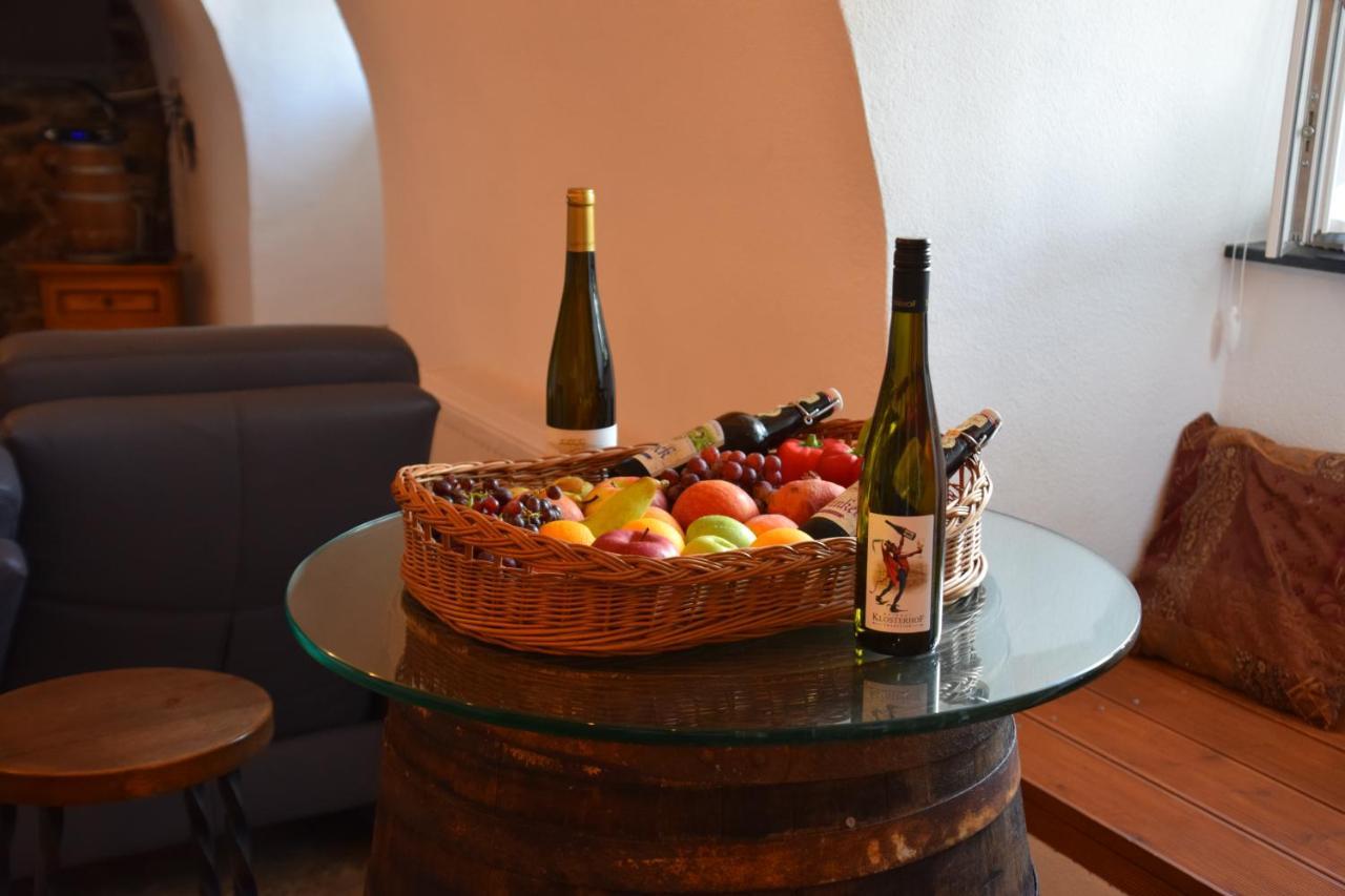 The Wine Cellar In The Old Gemeinde House 브라운버그 외부 사진
